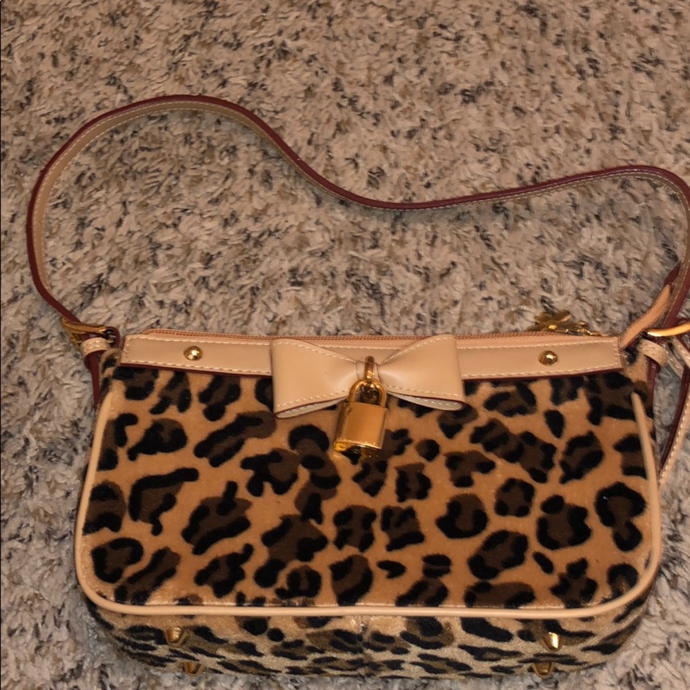 Velvet leopard Shoulder bag.